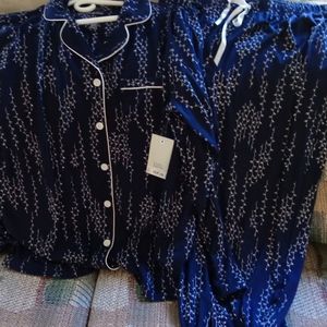 Croft & Barrow Large two piece poly spandex pajamas. Navy blue print.